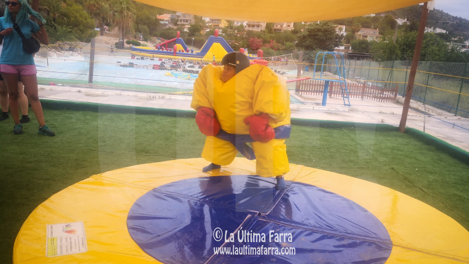 Humor Amarillo y paintball en Sitges, ideal para grupos de despedida de soltero y soltera, cumpleaños y grupos de empresa